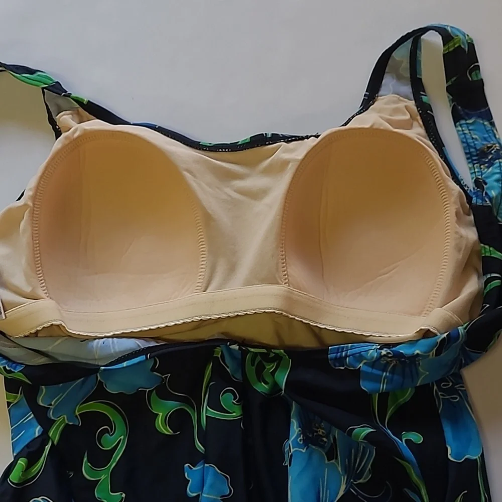 Bathing suit one piece - Picture 4 of 8